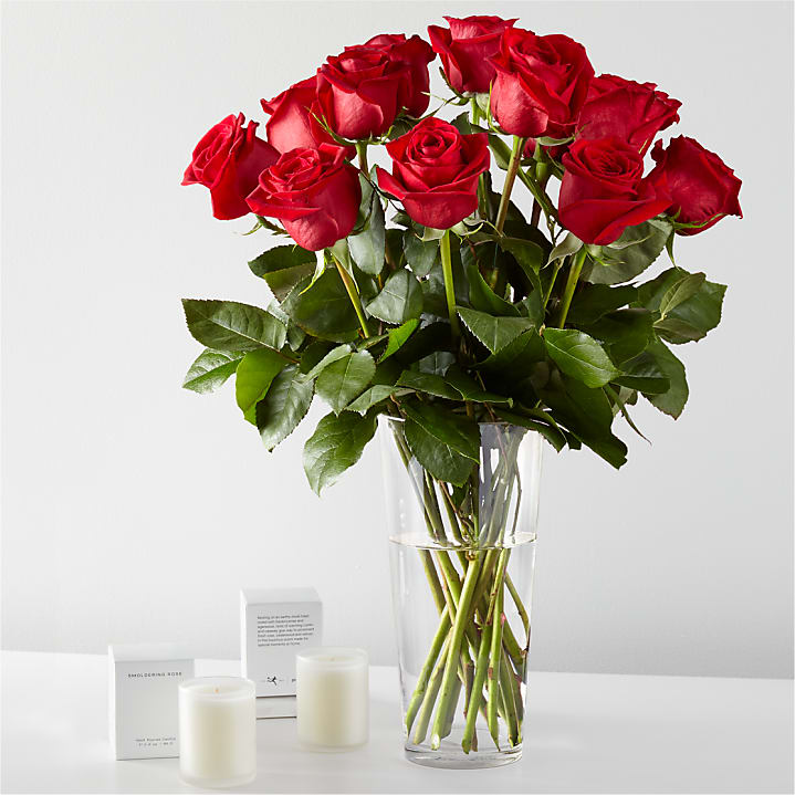 product image for Scarlet Rendezvous Bouquet and Candle Set